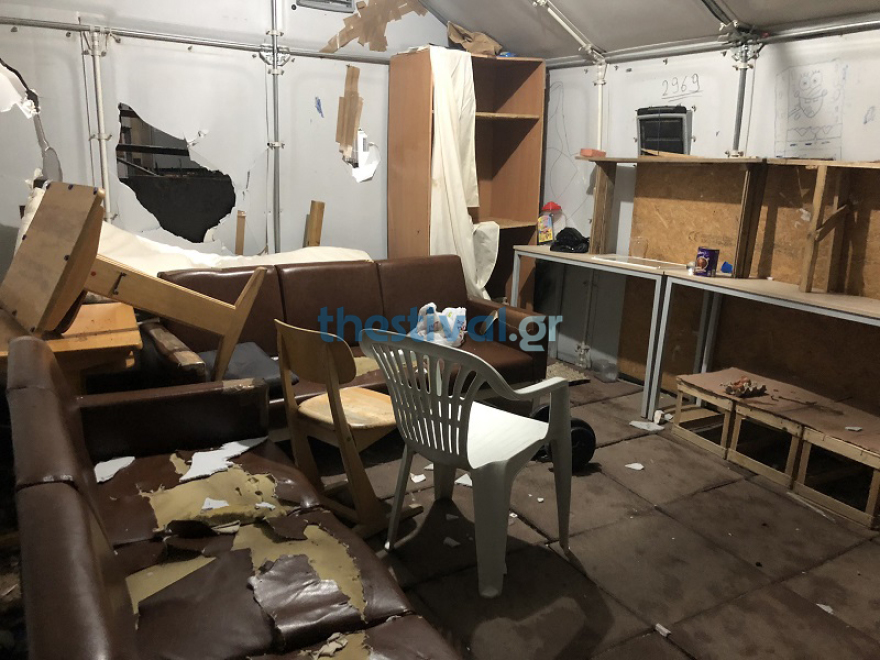 Νύχτα αιματηρών επεισοδίων σε κέντρο φιλοξενίας προσφύγων στη Θεσσαλονίκη
