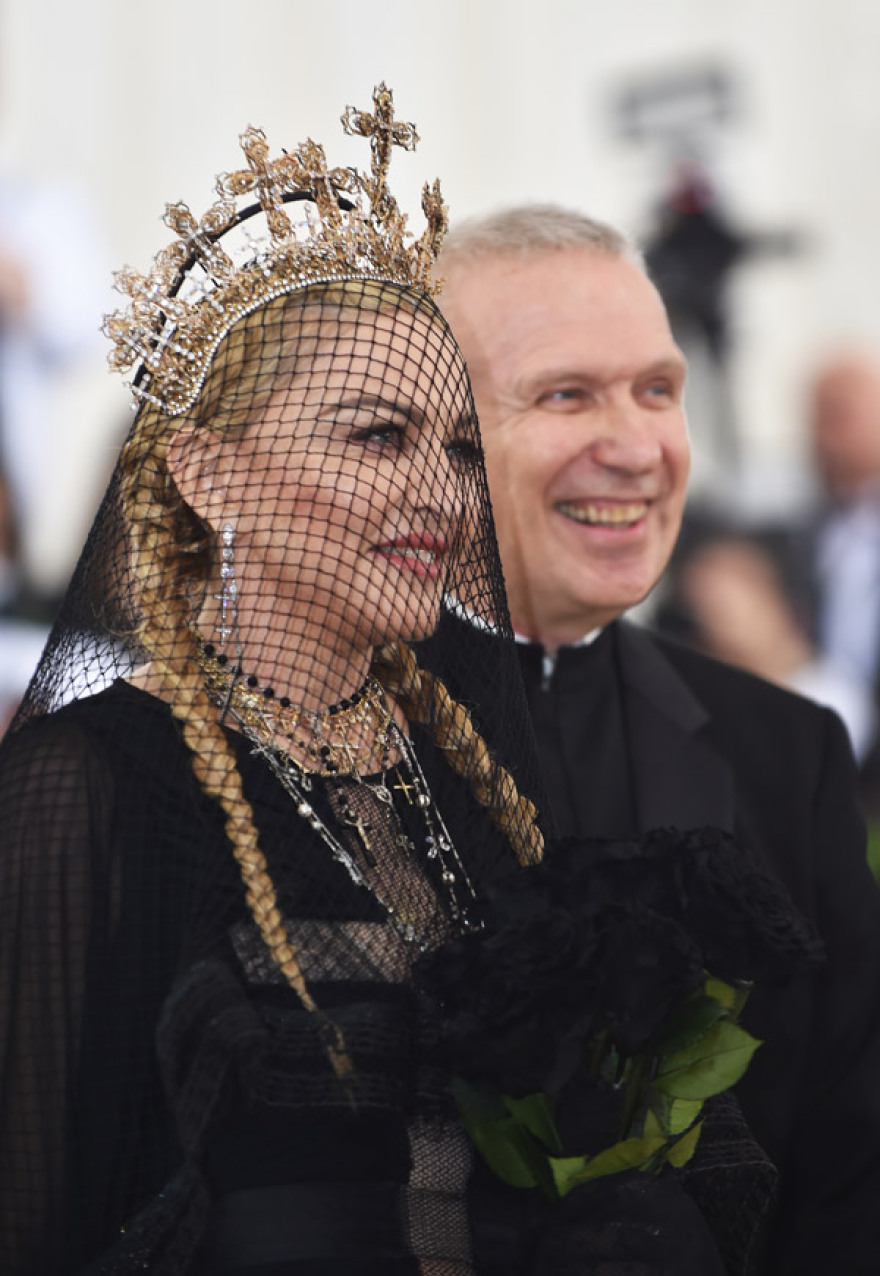 Φωτογραφίες: Όλες οι εμφανίσεις στο Met Gala - «Χρυσή» Καρντάσιαν, «Βασίλισσα» Ρίρι 