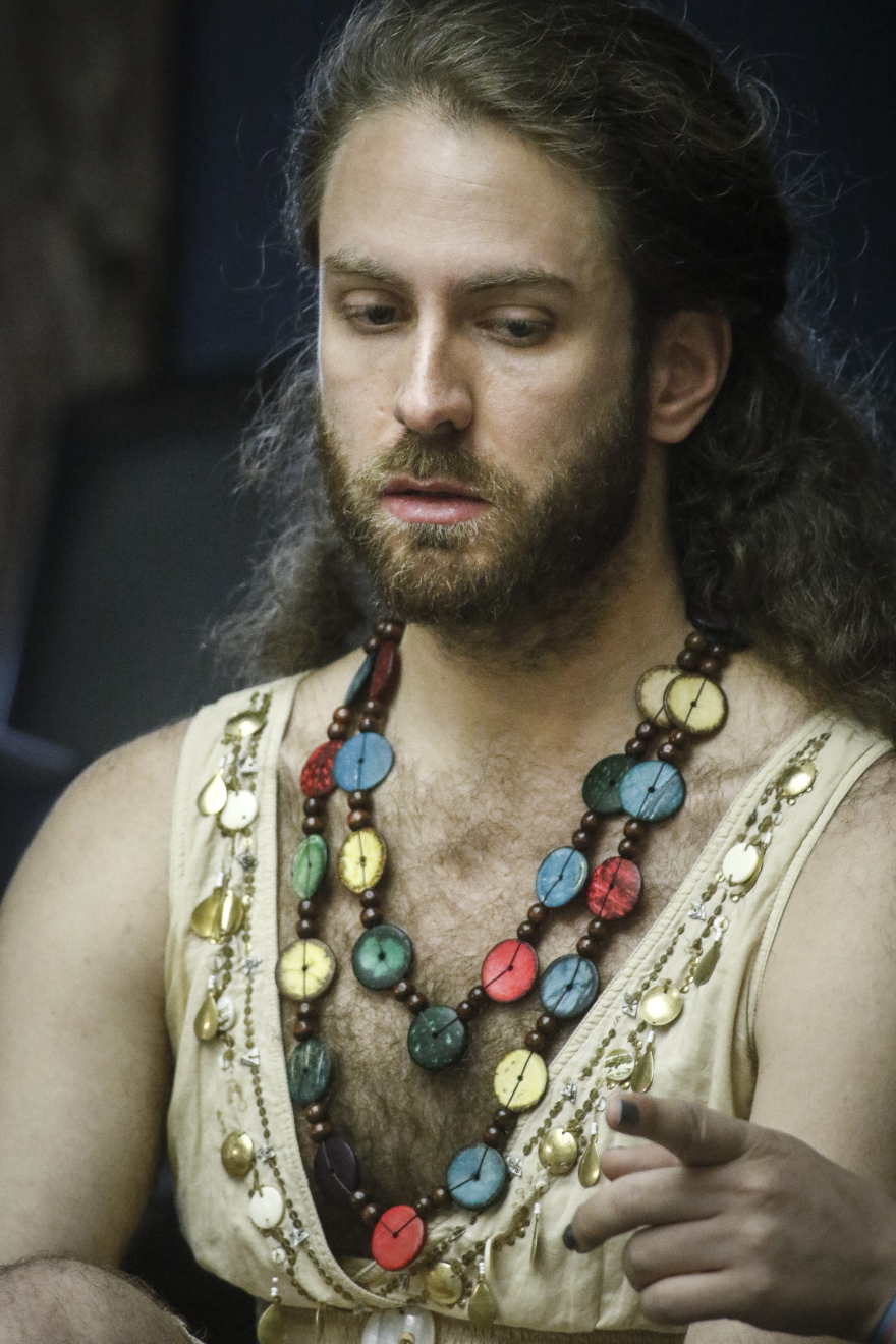 Με 161 ψήφους πέρασε στη Βουλή η αναδοχή από ομόφυλα ζευγάρια