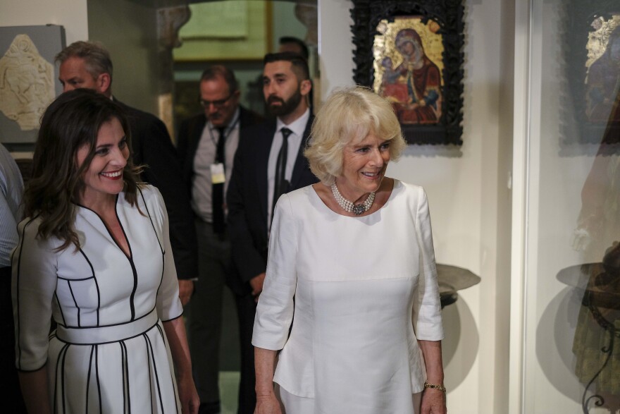 Ο Κάρολος στην Αθήνα: Ελληνικές διαχύσεις και βρετανικό τακτ