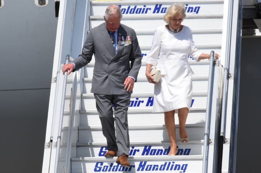 Έφτασαν στην Αθήνα ο πρίγκιπας Κάρολος και η Καμίλα 