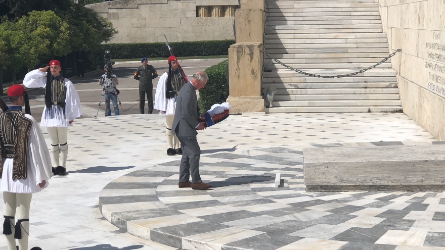 Έφτασαν στην Αθήνα ο πρίγκιπας Κάρολος και η Καμίλα 