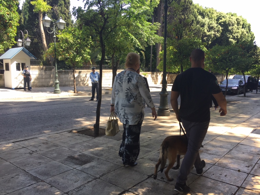 Έφτασαν στην Αθήνα ο πρίγκιπας Κάρολος και η Καμίλα 