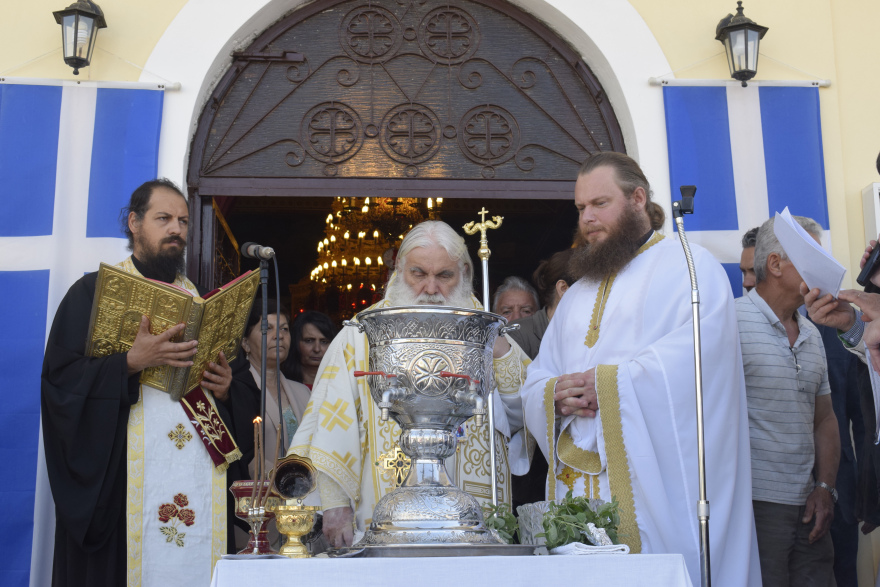 Ναύπλιο: Ουρές αυτοκινήτων για αγιασμό στη γιορτή του Αγίου Χριστοφόρου