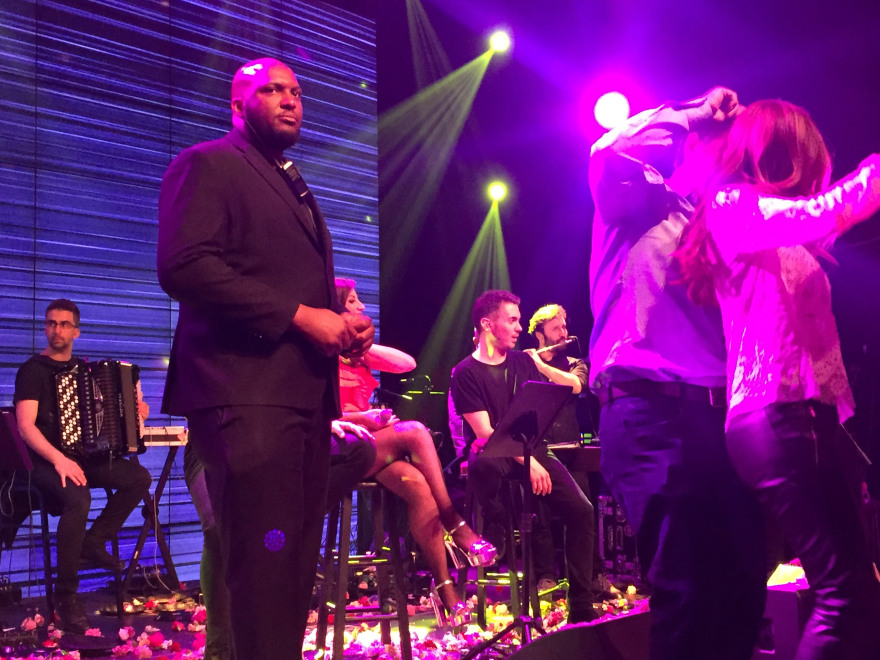 Μπουζούκια αλά ελληνικά στην Αστόρια της Νέας Υόρκης 