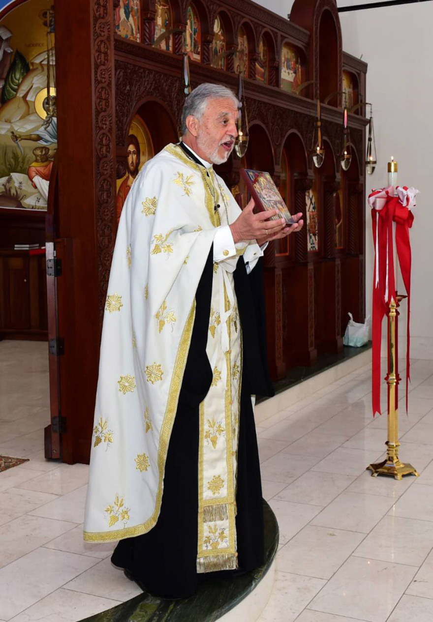 Ο γάμος της Ελληνίδας δημοσιογράφου με τον σύμβουλο επιχειρήσεων στα Χάμπτονς