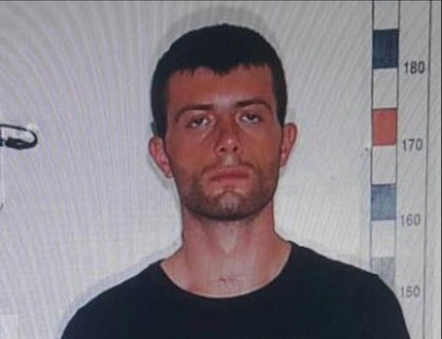 Αυτοί είναι οι δύο Αλβανοί δολοφόνοι που απέδρασαν από τον Πειραιά