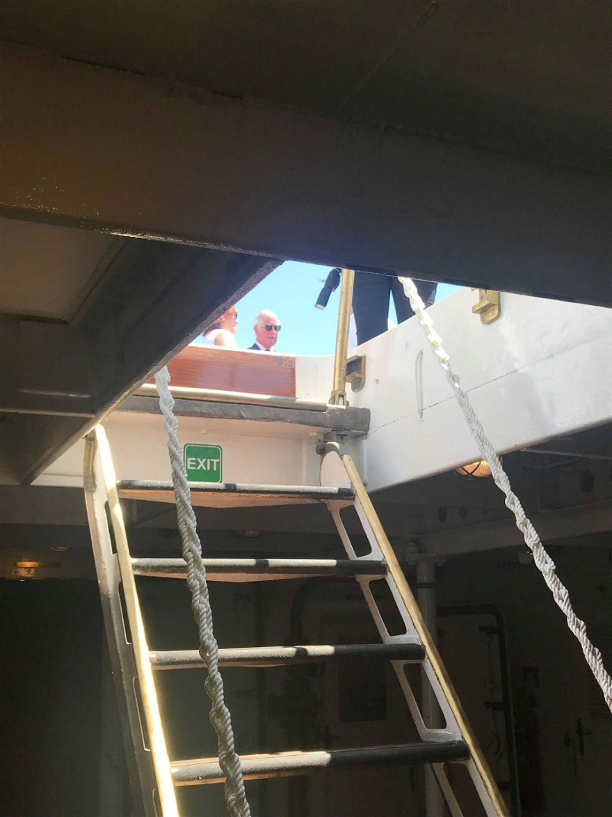 Στο θωρηκτό Αβέρωφ ο πρίγκιπας Κάρολος συνοδεία Καμμένου