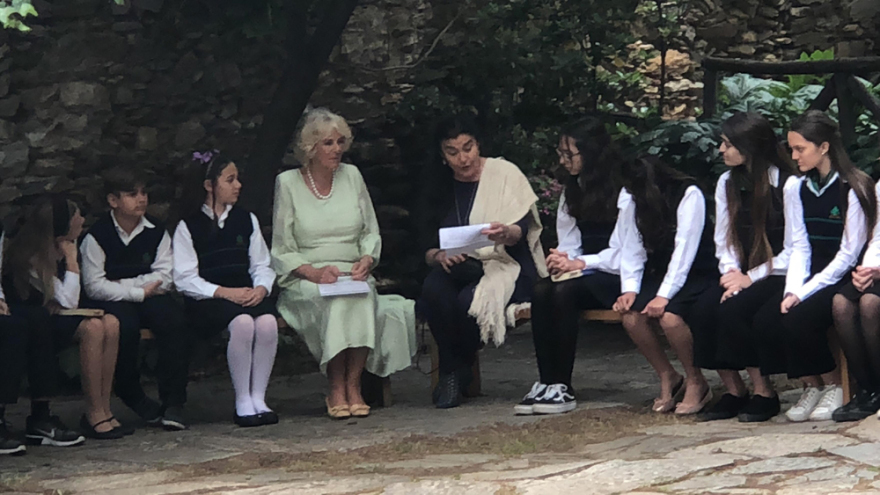Βίντεο: Στη Μονή Καισαριανής Καμίλα - Κονιόρδου διάβασαν Χάρι Πότερ σε μαθητές 