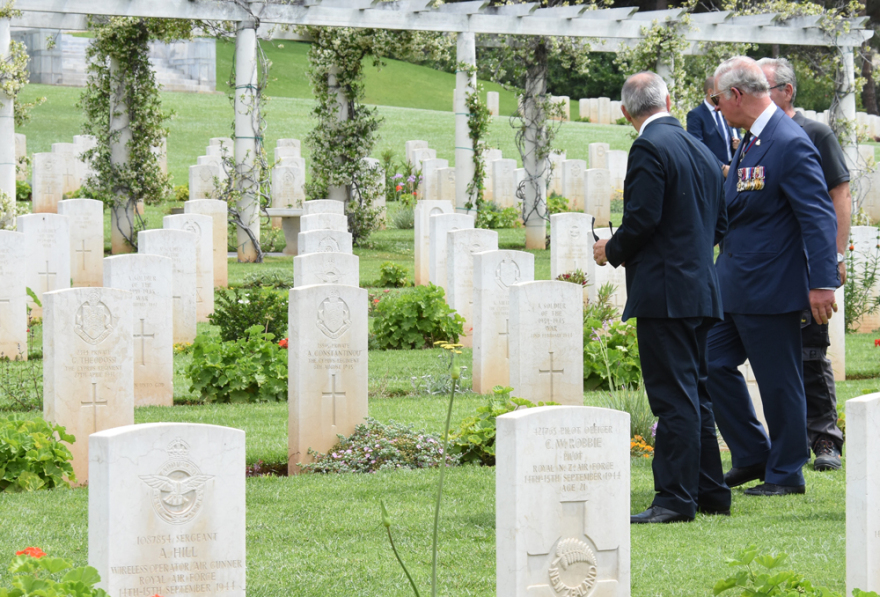 Στο θωρηκτό Αβέρωφ ο πρίγκιπας Κάρολος συνοδεία Καμμένου