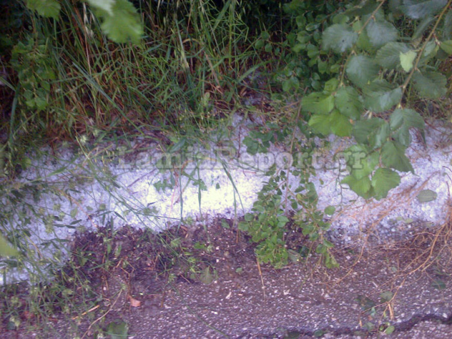 Φωτογραφίες και βίντεο: Χαλάζι και καταστροφές στον Δομοκό