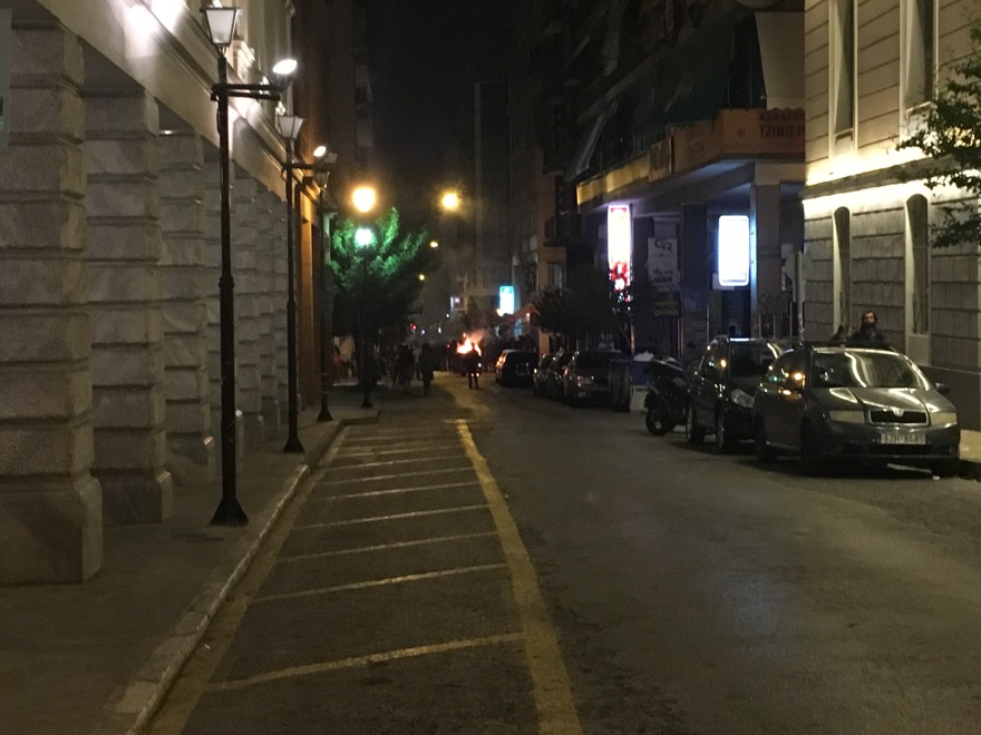 Συγκρούσεις οπαδών- ΜΑΤ σε Εξάρχεια και πλατεία Καραϊσκάκη