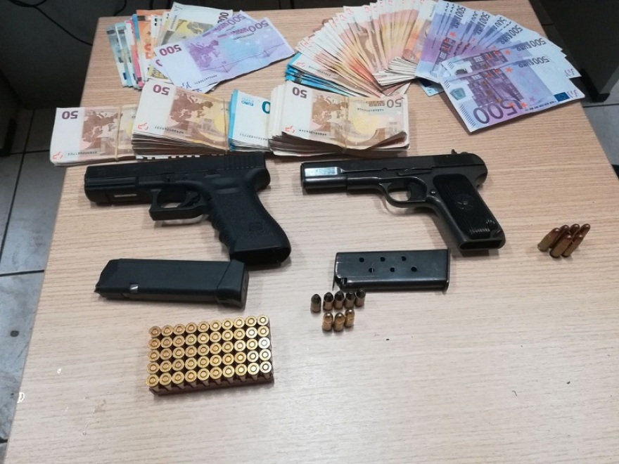 Εξαρθρώθηκε σπείρα που διακινούσε μετανάστες και ναρκωτικά σε Κατάκολο και Αθήνα