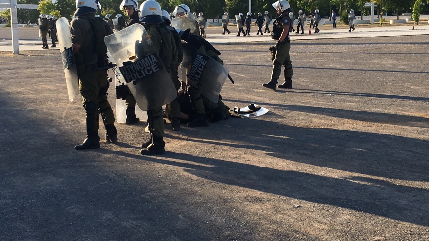 Χειροπέδες σε 14 άτομα για τα επεισόδια στον τελικό του κυπέλλου
