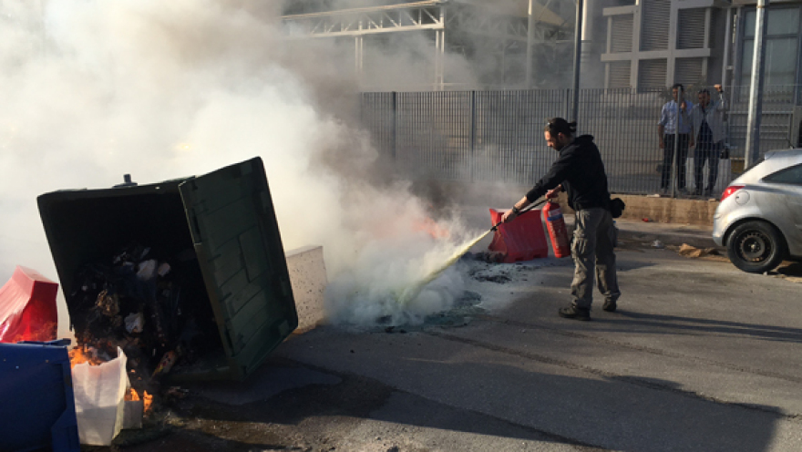 Χειροπέδες σε 14 άτομα για τα επεισόδια στον τελικό του κυπέλλου