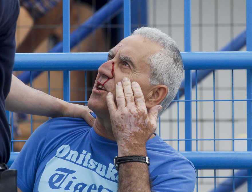 Φωτογραφίες: «Μάχες» οπαδών και ΜΑΤ στην αναμέτρηση Καλλιθέα-Αναγέννηση Καρδίτσας!