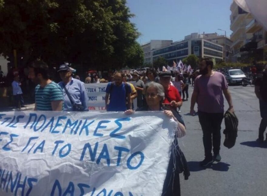 Βίντεο από Κρήτη: Διαδήλωση για να κλείσει η βάση της Σούδας