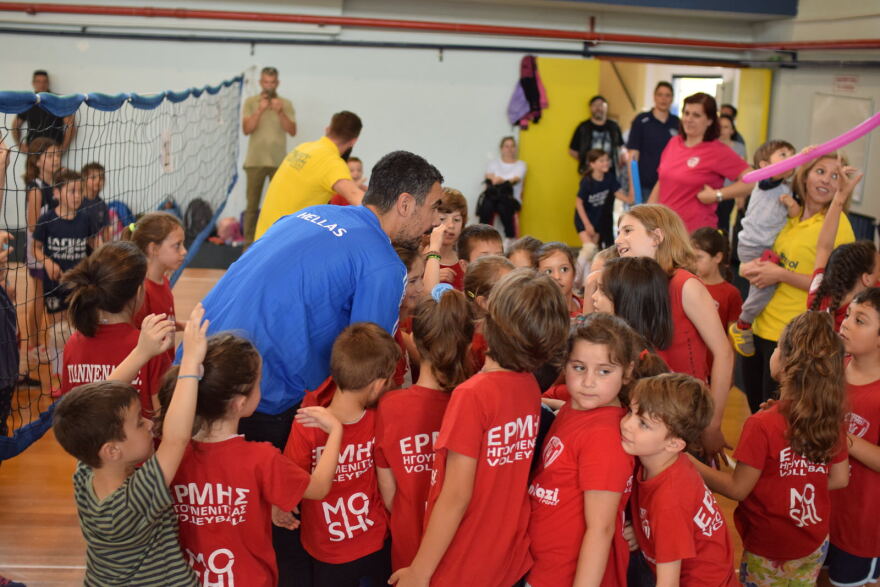 Βόλεϊ: Η γιορτή του Ερμή Ηγουμενίτσας με 500 παιδιά και τιμώμενο πρόσωπο τον Βασίλη Κουρνέτα