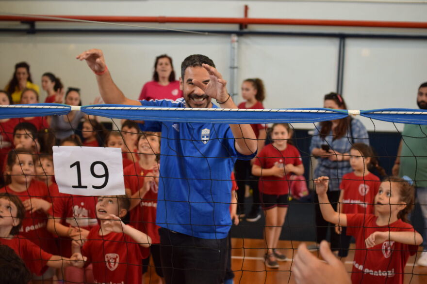 Βόλεϊ: Η γιορτή του Ερμή Ηγουμενίτσας με 500 παιδιά και τιμώμενο πρόσωπο τον Βασίλη Κουρνέτα