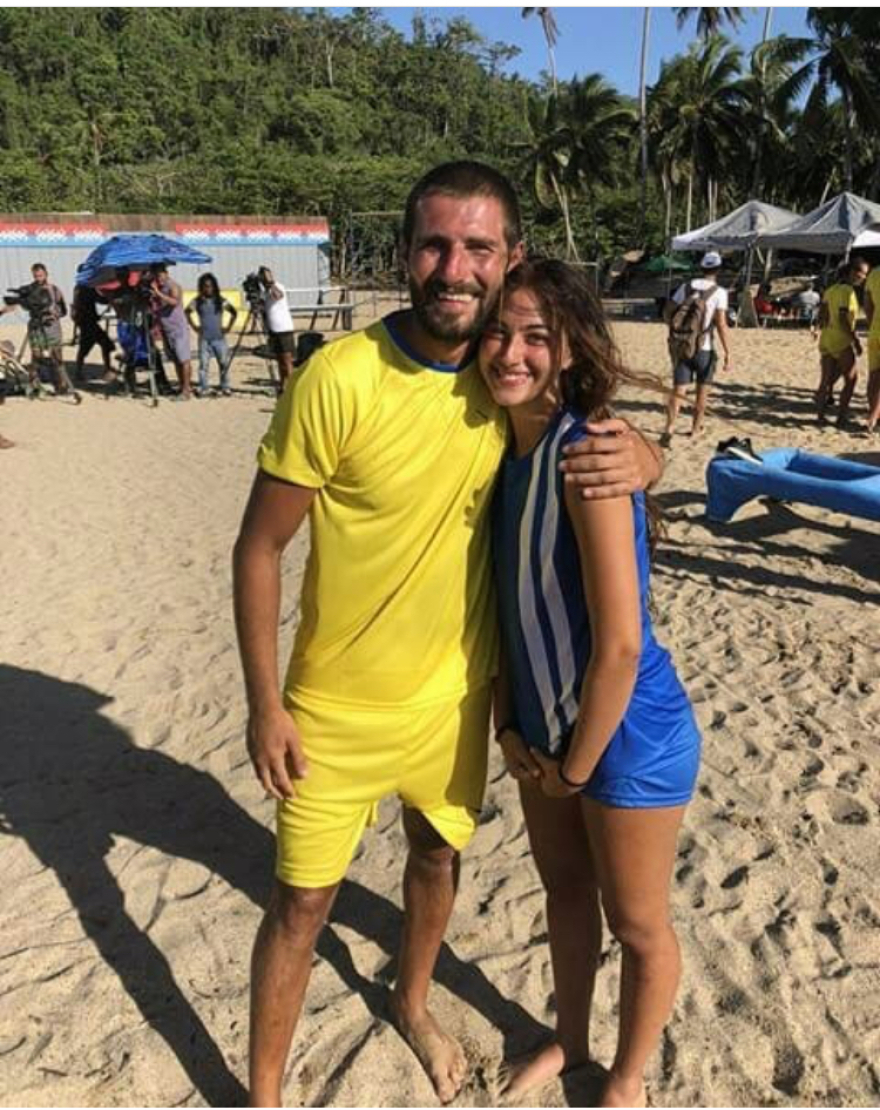 Φωτογραφία-ντοκουμέντο από το Survivor: Ο ερωτευμένος Ρουμάνος αγκαλιά με τη Ροδάνθη