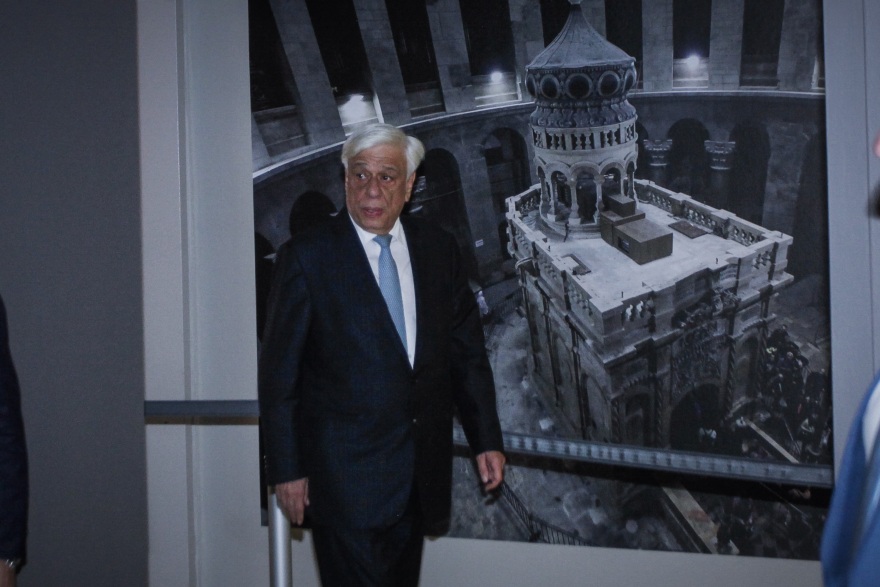 Ο Προκόπης Παυλόπουλος εγκαινίασε την εμβληματική ψηφιακή έκθεση «Πανάγιος Τάφος» 