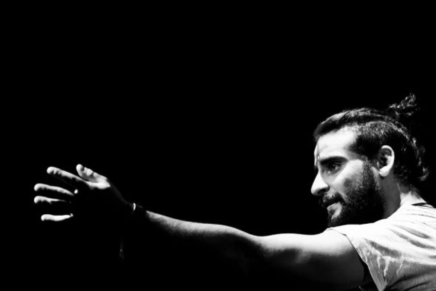 Ο Ίων του Ευριπίδη ετοιμάζει βαλίτσες για Νέα Υόρκη