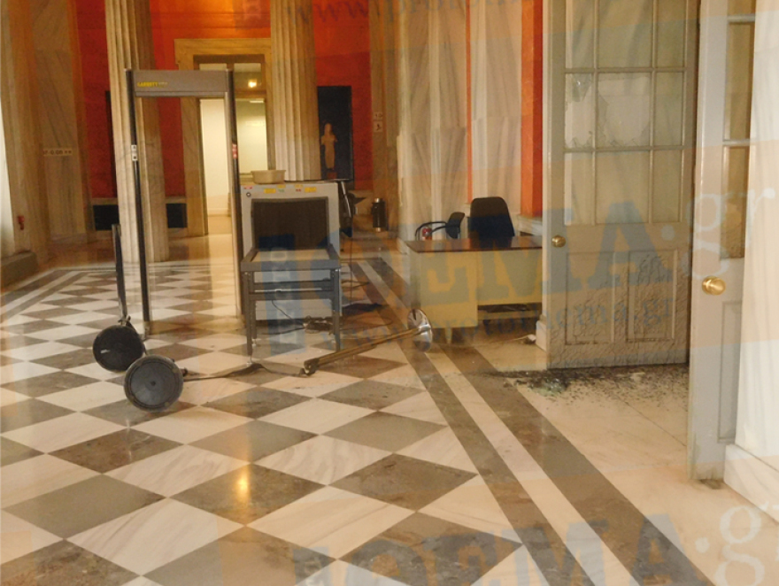 Ανενόχλητος ο Ρουβίκωνας εισέβαλε στο ΣτΕ, ενώ συζητείτο ο «νόμος Κατρούγκαλου»