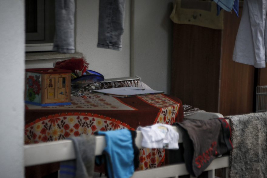 Σοκ στα Τρίκαλα: Μπροστά στα μάτια του παιδιού και του εγγονιού τους έσφαξε τη γυναίκα του 