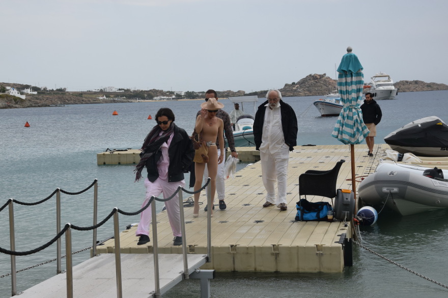 Λυκουρέζος- Καλογρίδη: Νέες εικόνες από τις διακοπές τους στη Μύκονο 