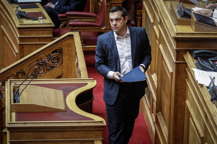 Σύγκρουση στη Βουλή: Ο Τσίπρας... ξέχασε το «εκλογές στο τέλος της θητείας»