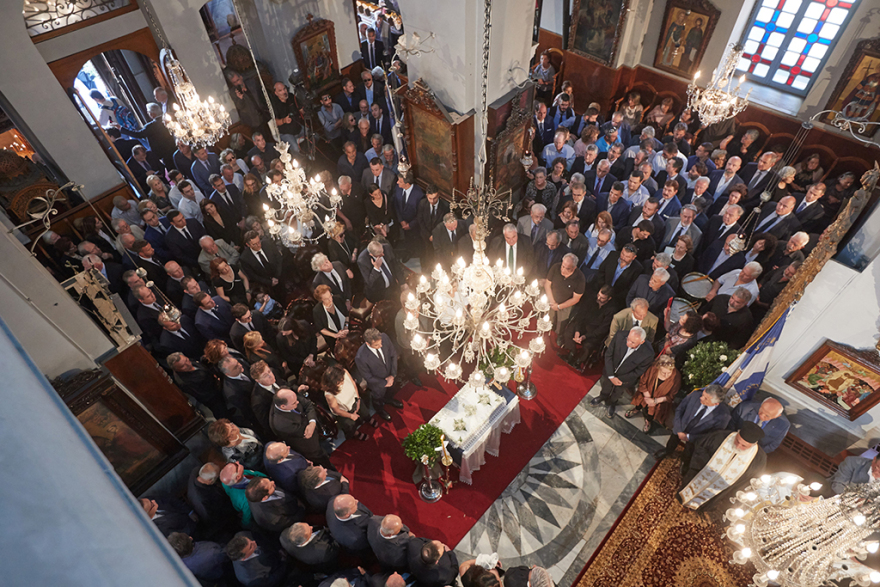 Συγκίνηση και πλήθος κόσμου στο ετήσιο μνημόσυνο του Κωνσταντίνου Μητσοτάκη στα Χανιά