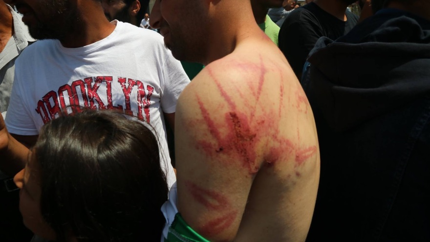 Έκρυθμη η κατάσταση στη Μυτιλήνη - Οι Κούρδοι εγκατέλειψαν τη Μόρια μετά τις βίαιες συμπλοκές με Άραβες