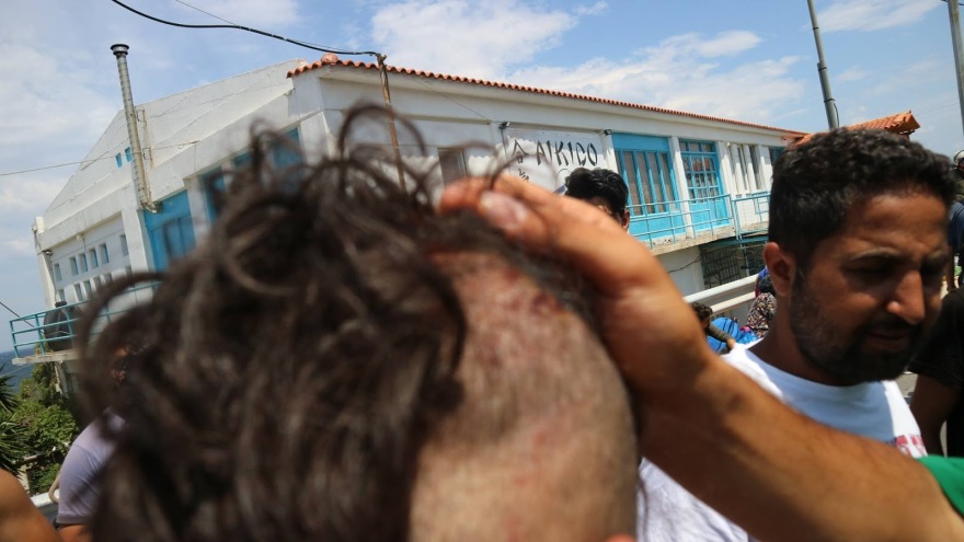 Έκρυθμη η κατάσταση στη Μυτιλήνη - Οι Κούρδοι εγκατέλειψαν τη Μόρια μετά τις βίαιες συμπλοκές με Άραβες