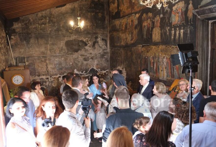 Στην Καλαμπάκα για τη βάπτιση των διδύμων εγγονών του ο Πρoκόπης Παυλόπουλος