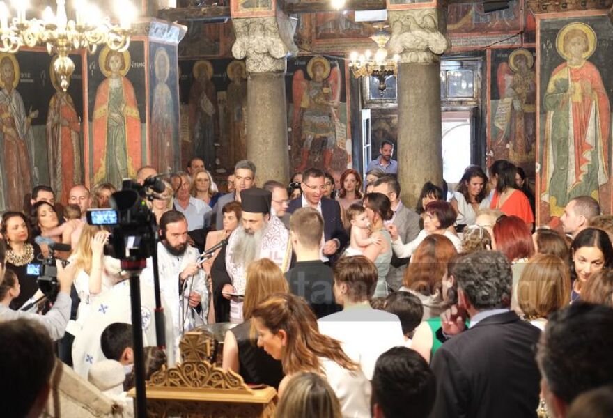 Στην Καλαμπάκα για τη βάπτιση των διδύμων εγγονών του ο Πρoκόπης Παυλόπουλος