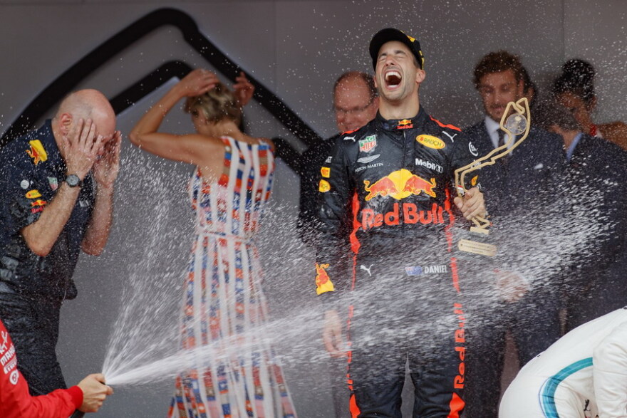 Μονακό: Αλάνθαστος ο Ρικιάρντο, πήρε την καρό σημαία 