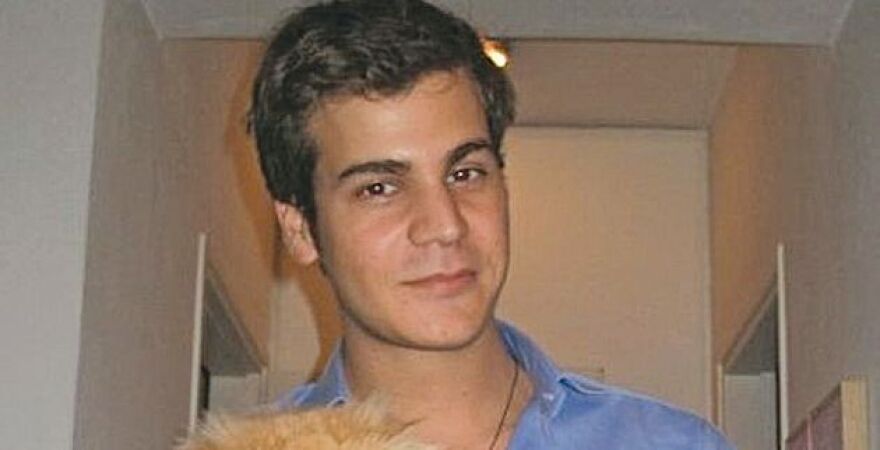 Παντρεύεται ο γιος πασίγνωστου Έλληνα τραγουδιστή