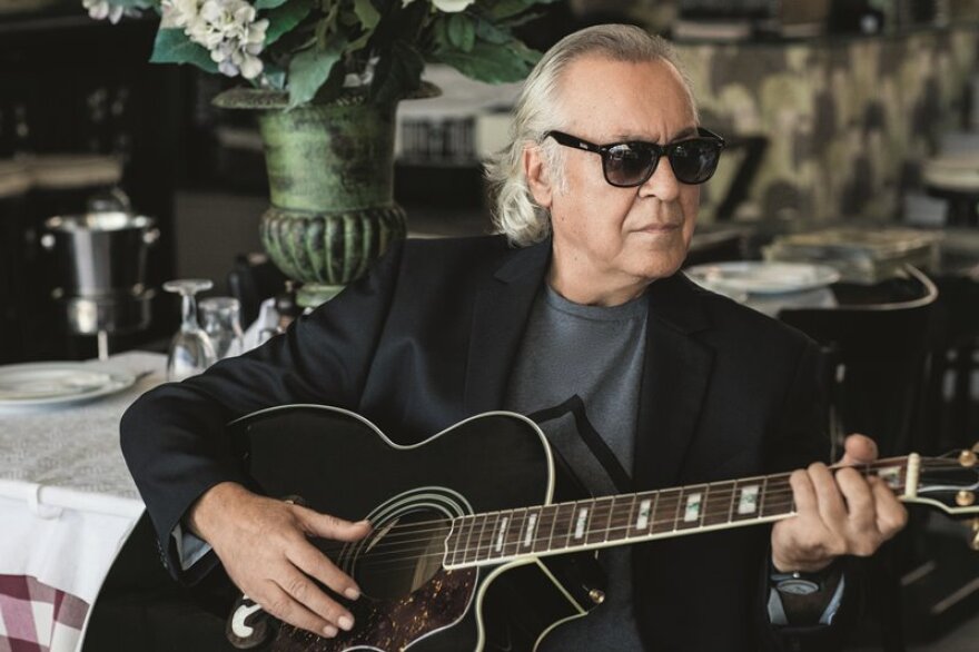 Παντρεύεται ο γιος πασίγνωστου Έλληνα τραγουδιστή