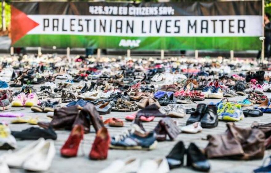 Βρυξέλλες: 4.500 ζευγάρια παπούτσια... όσοι και οι νεκροί Παλαιστίνιοι την τελευταία 10ετία