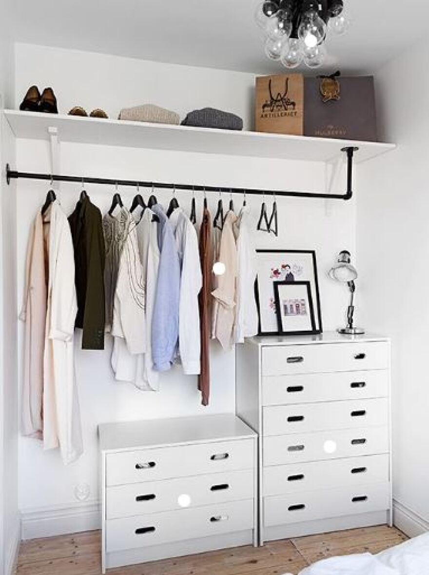 «Οpen closets»: Το Pinterest δείχνει την τάση που θα δούμε σε κάθε design σπίτι 