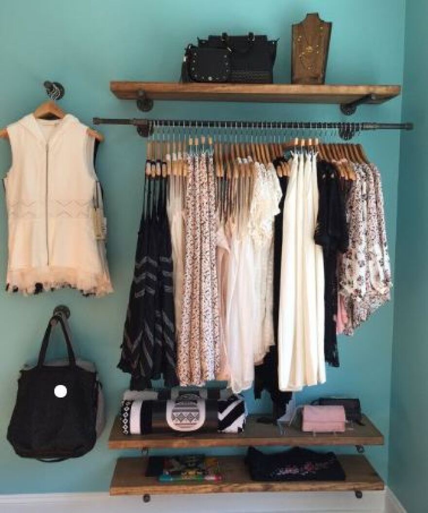 «Οpen closets»: Το Pinterest δείχνει την τάση που θα δούμε σε κάθε design σπίτι 