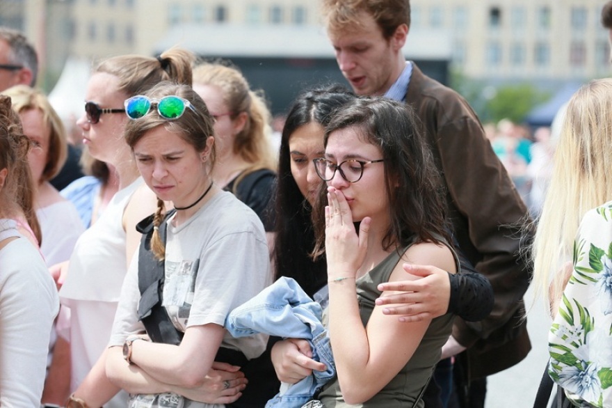 Βέλγιο: Δάκρυα και συγκίνηση για τους τρεις νεκρούς της επίθεσης στη Λιέγη