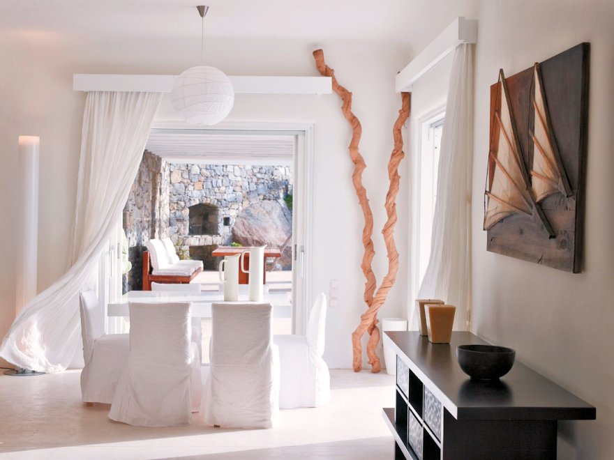 Πωλείται ο παράδεισος του «Mr Sotris» στη Μύκονο