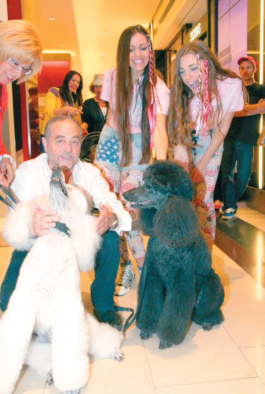 Πωλείται ο παράδεισος του «Mr Sotris» στη Μύκονο