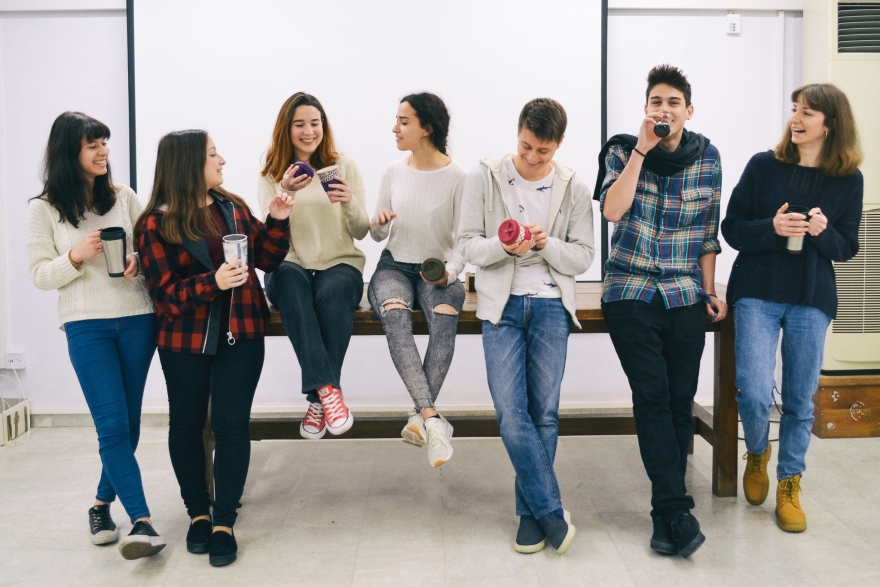 Greenpeace: Οι Έλληνες καταναλώνουν μόνον για τον καφέ τους... 300 εκατ. πλαστικά ποτήρια τον χρόνο!