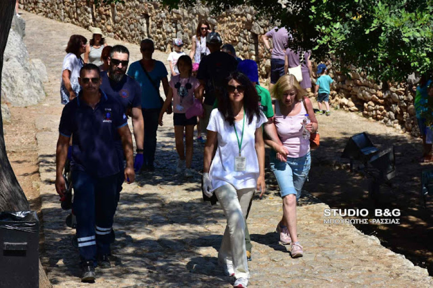 Ναύπλιο: Επιχείρηση διάσωσης για Ισπανό που κατέρρευσε ενώ ανέβαινε τα 1.000 σκαλοπάτια του Παλαμηδίου