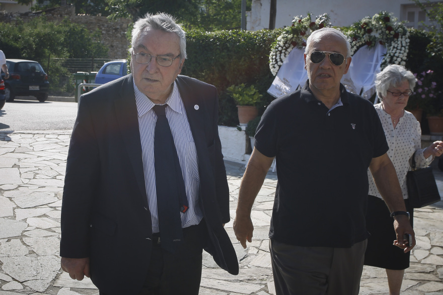 Tο τελευταίο «αντίο» στον Κώστα Πολυχρονίου (φωτογραφίες)