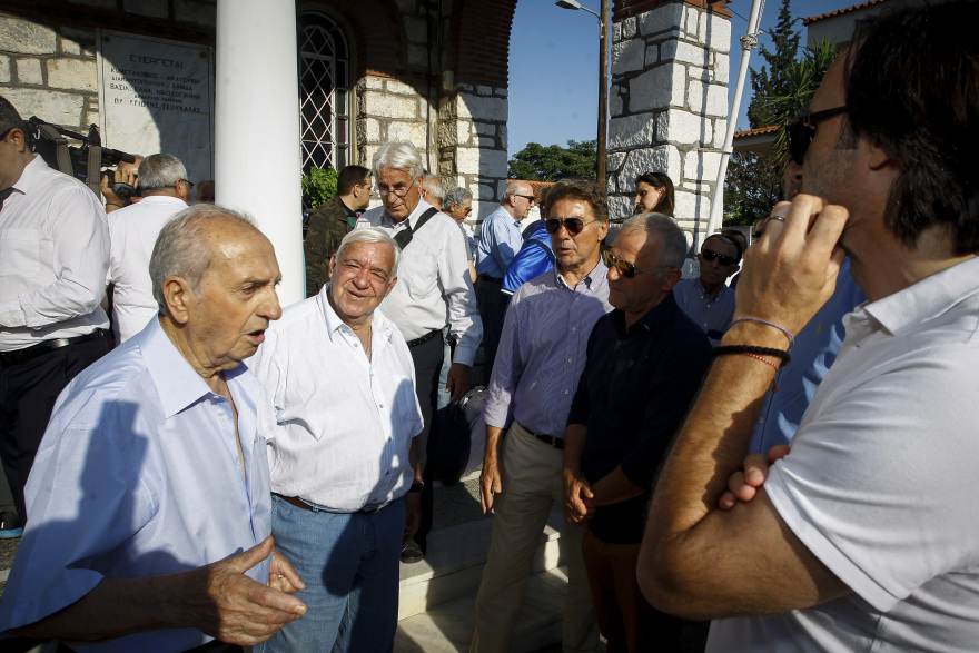 Tο τελευταίο «αντίο» στον Κώστα Πολυχρονίου (φωτογραφίες)