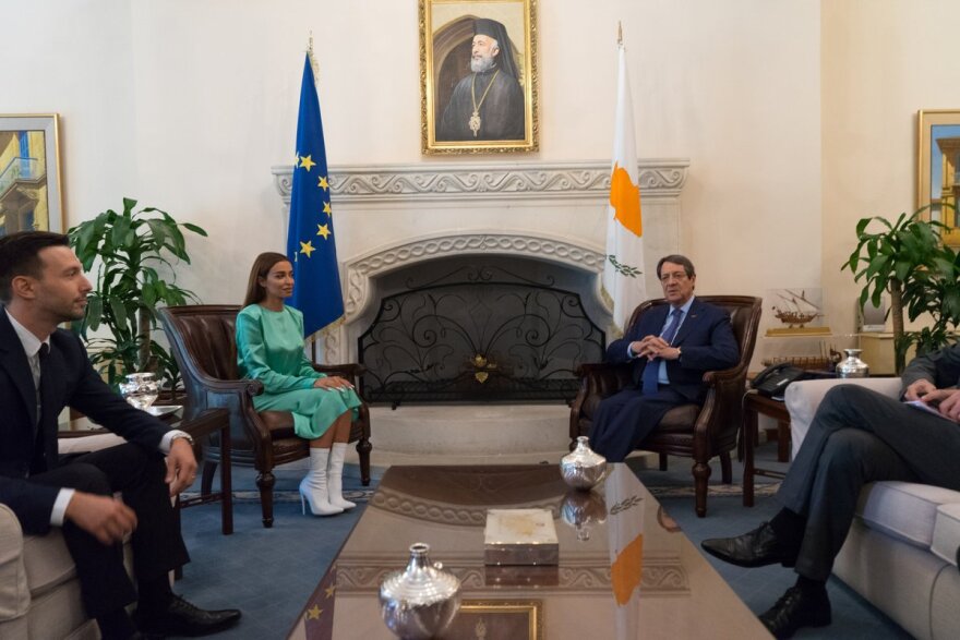 Φωτογραφίες: Η Ελένη Φουρέιρα συνάντησε τον πρόεδρο της Κύπρου