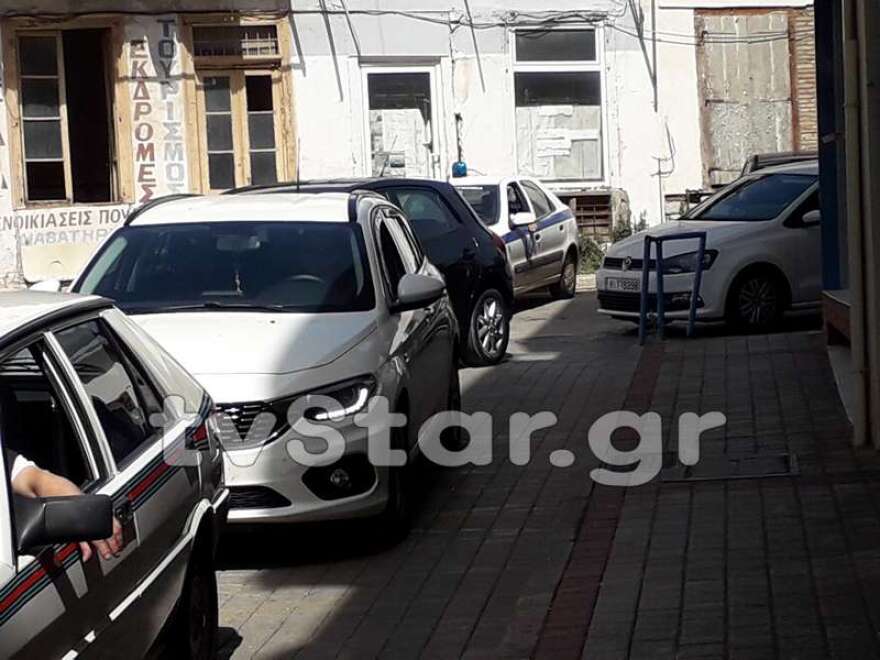 Έκρυθμη η κατάσταση στην Άμφισσα - «Θεούς και δαίμονες» απειλούν οι Ρομά